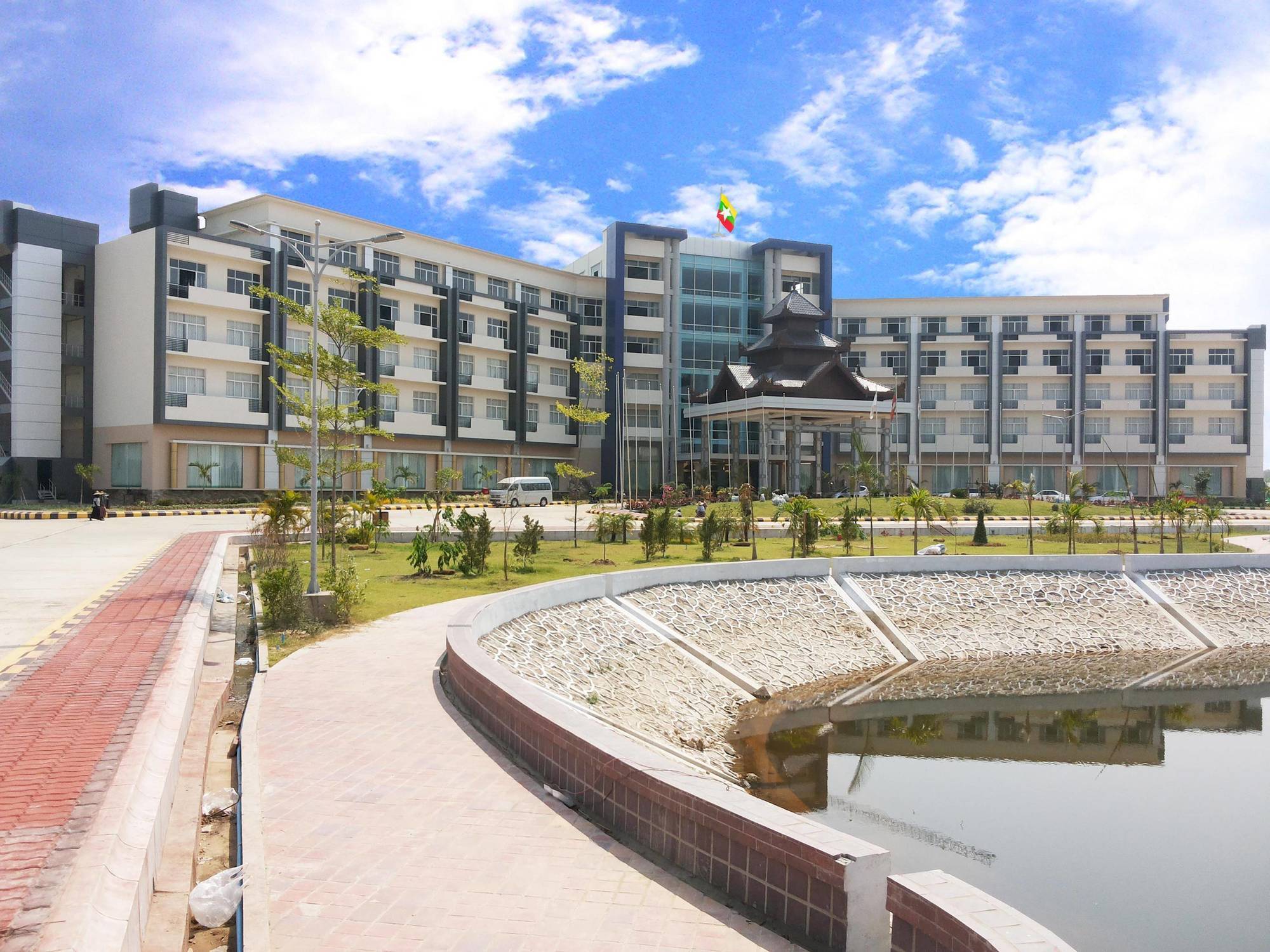 Mingalar Thiri Hotel Naypyidaw Exterior photo